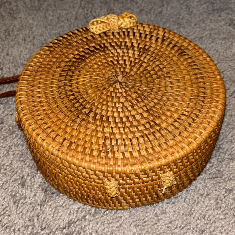 Round Rattan crossbody - Picture 3 of 3